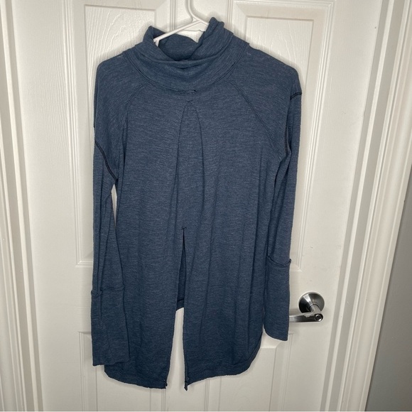 Free People We the Free Turtleneck Top Split Back in Blue Oversized S - Picture 3 of 12